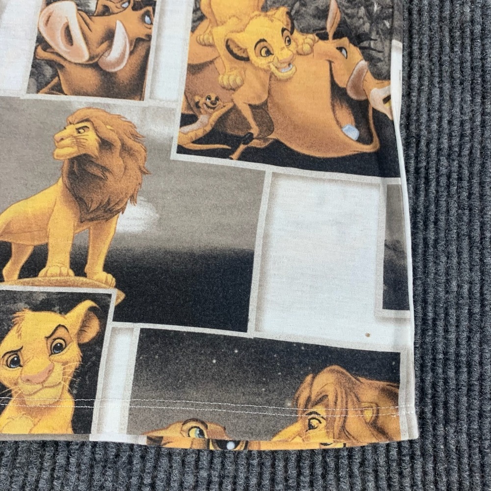 Disney Top Womens M White Lion King Short Sleeve Stretch Simba AOP Lightweight - Picture 6 of 9